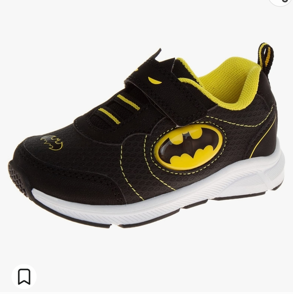 NWT Batman Boys Light up Sneakers